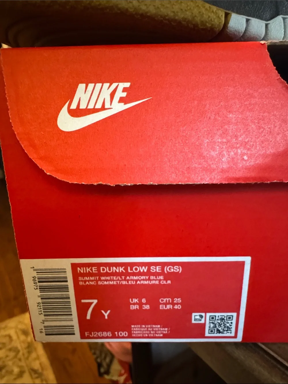 Nike Dunk Low SE (GS) Size 7Y